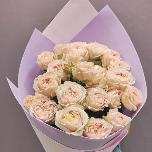 Букет из кустовых пионовидных роз персикого цвета арт. 45353