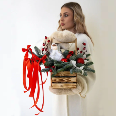 Композиция в ящике из нобилиса с фигуркой ангелом "Сундучок со сказками" N 90867