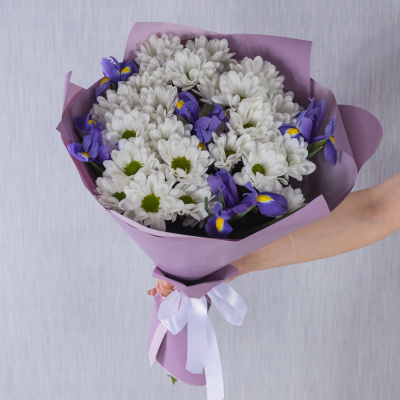 Букет из хризантемы-ромашки и ирисов N 36203