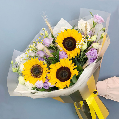 Букет с подсолнухами и эустомой арт. 66668